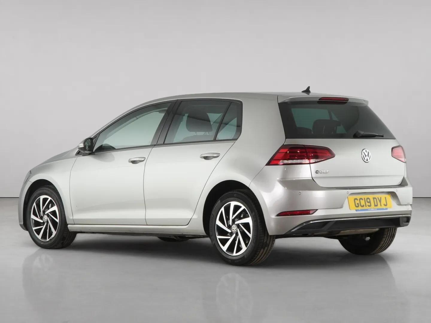 Volkswagen Golf view 6