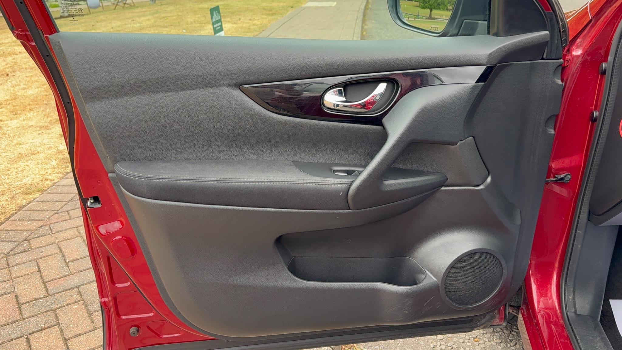 2014 Nissan Qashqai 1.5 dCi Acenta 2WD Euro 5 (s/s) 5dr • 74,950 miles image 30