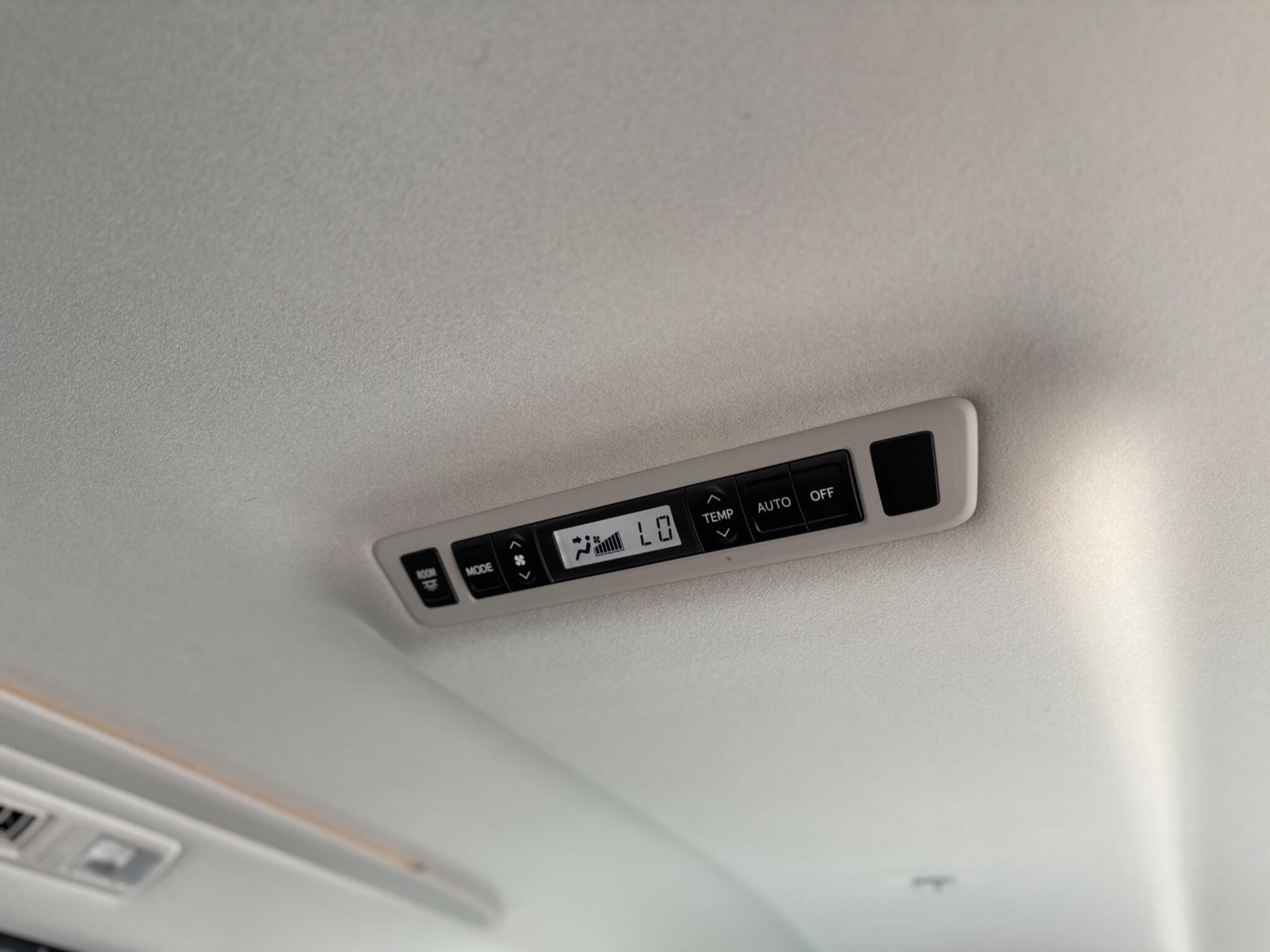 Toyota Vellfire view 57