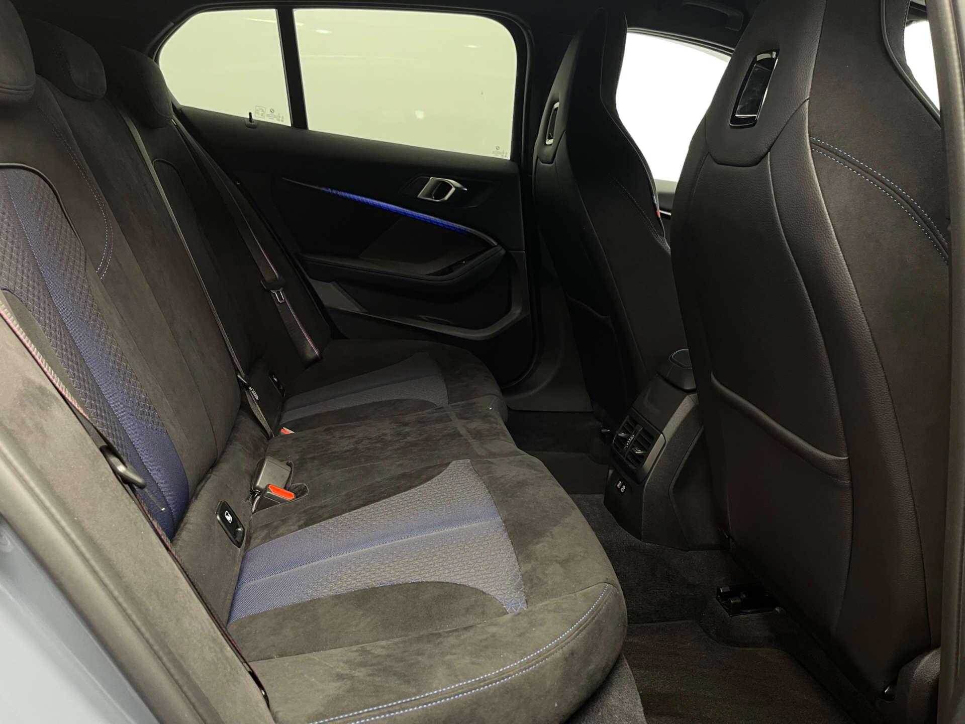 BMW 1 Series view 29