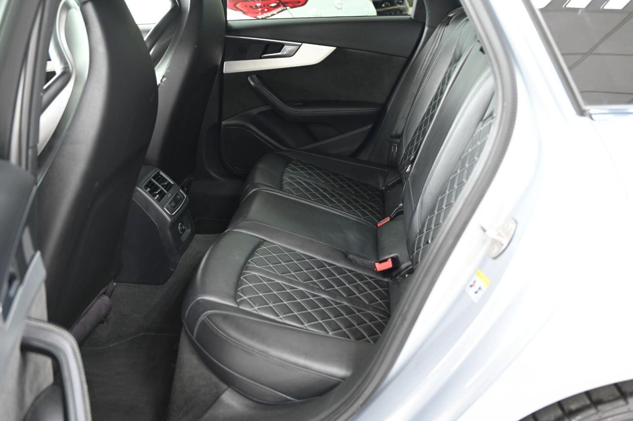 Audi S4 view 33