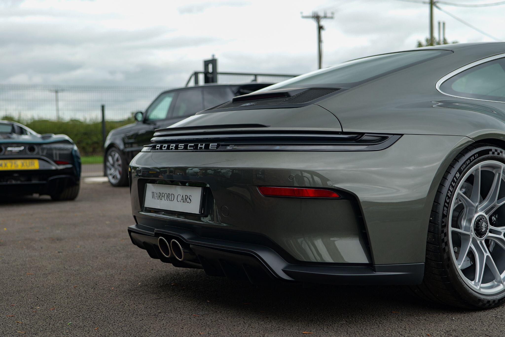 Porsche 911 view 9