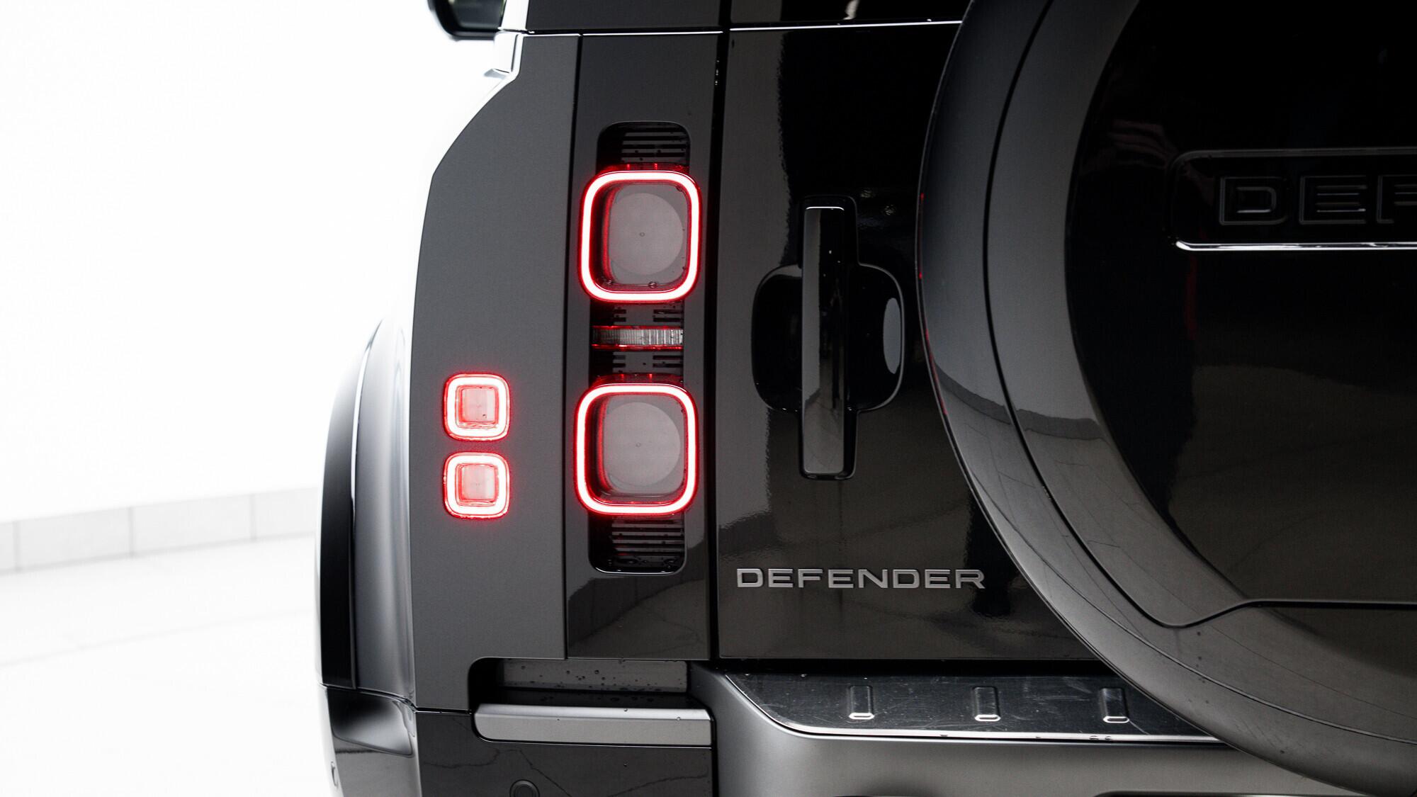 Land Rover Defender view 16
