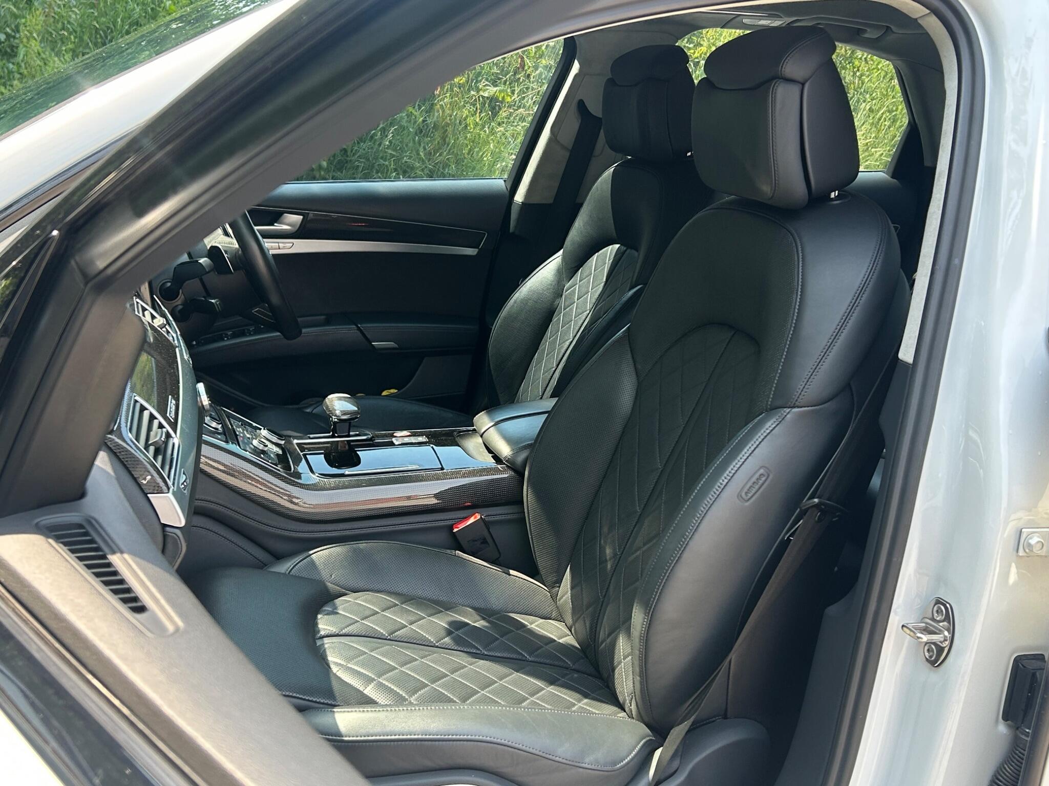 Audi S8 view 20
