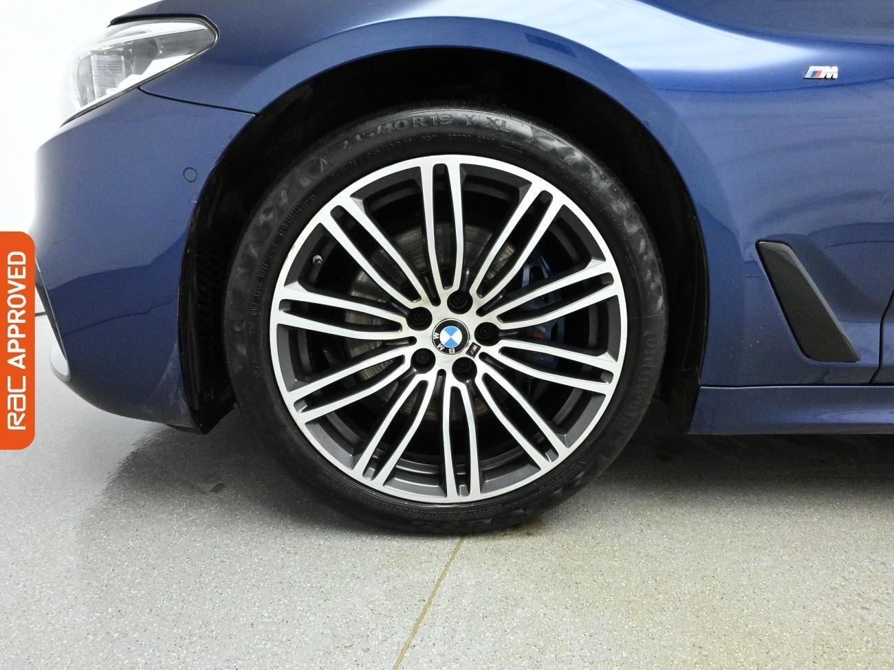 BMW 5 Series view 14
