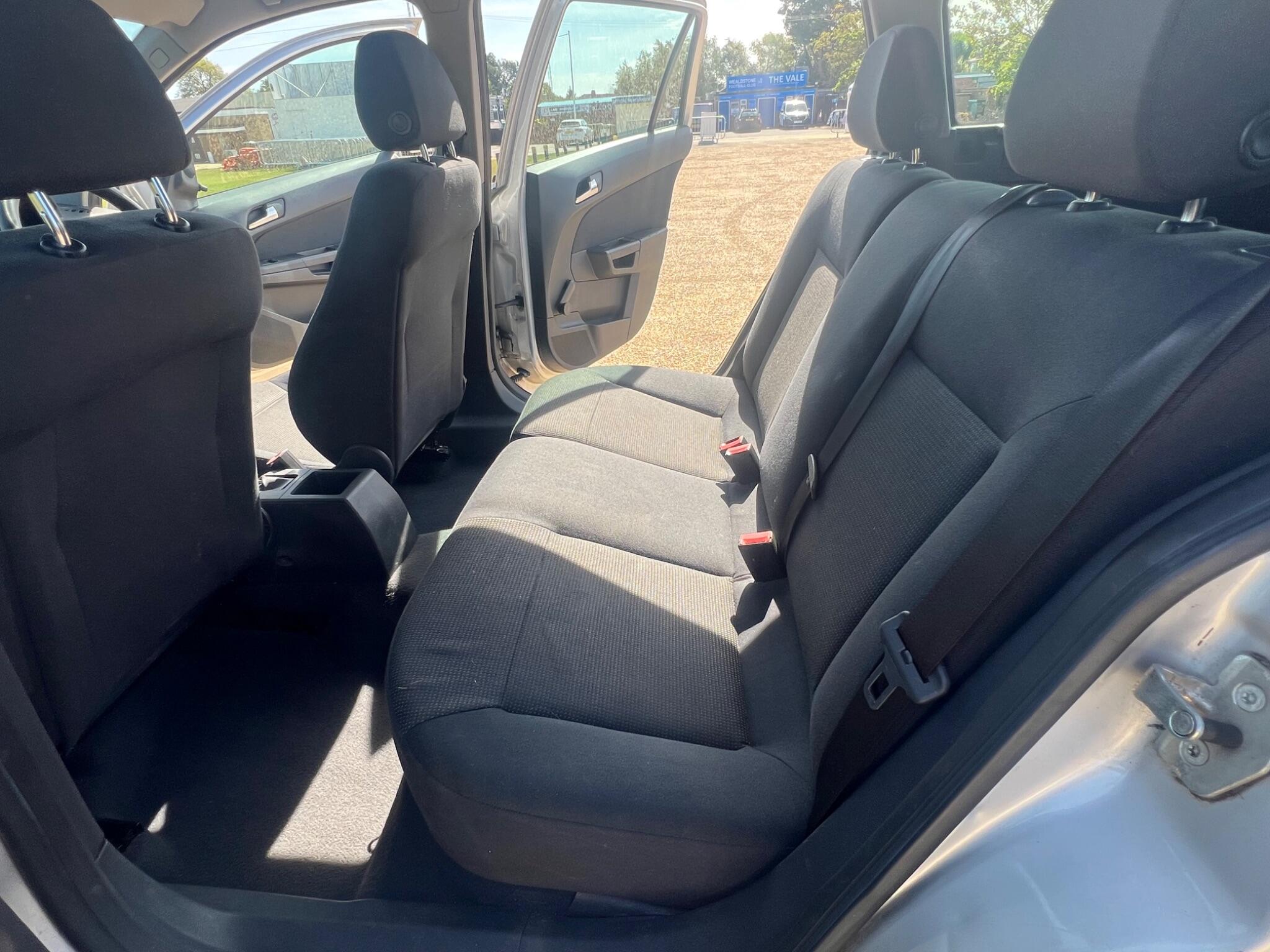 Vauxhall Astra view 18