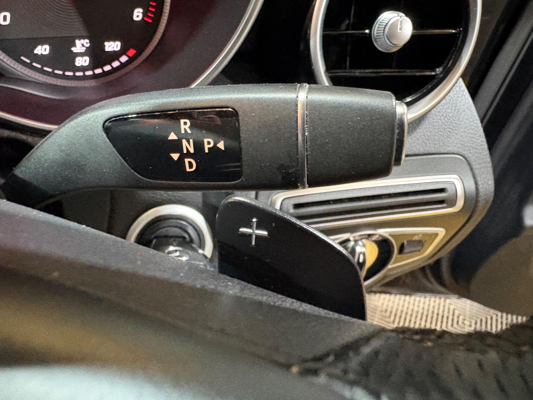 Mercedes-Benz C Class view 26