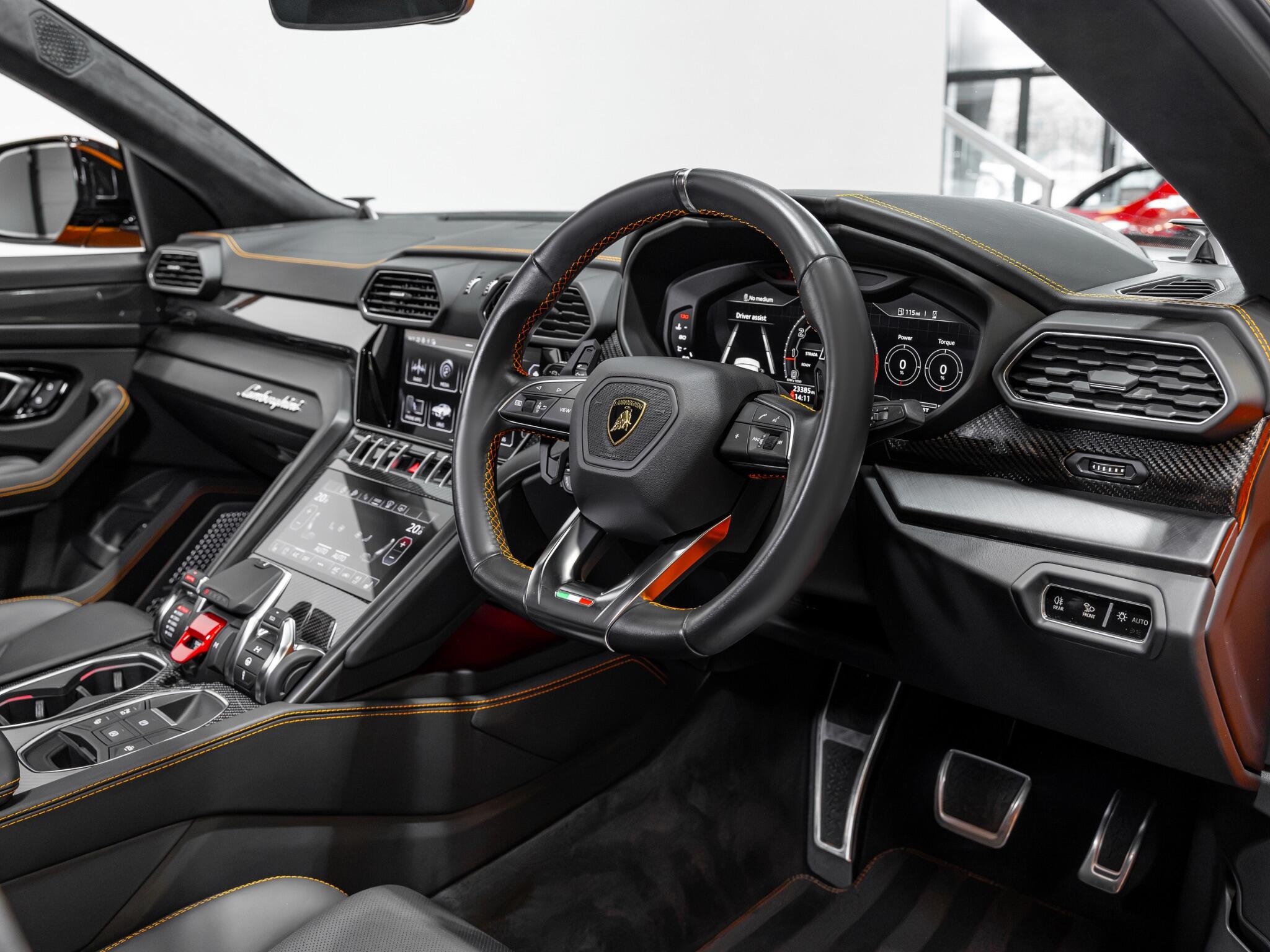 Lamborghini Urus view 16