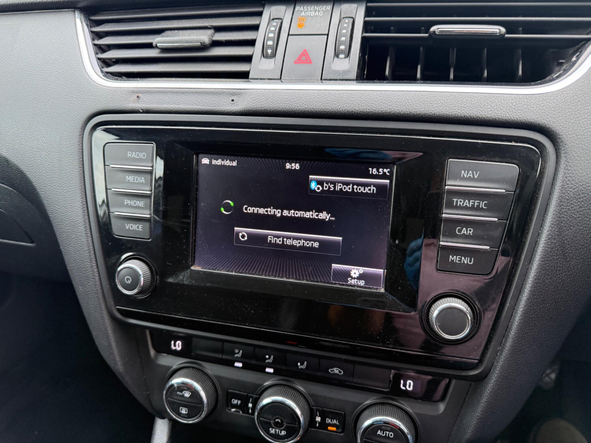 Skoda Octavia 2.0 TDI Scout 4WD Euro 6 (s/s) 5dr — photo 23 of 50