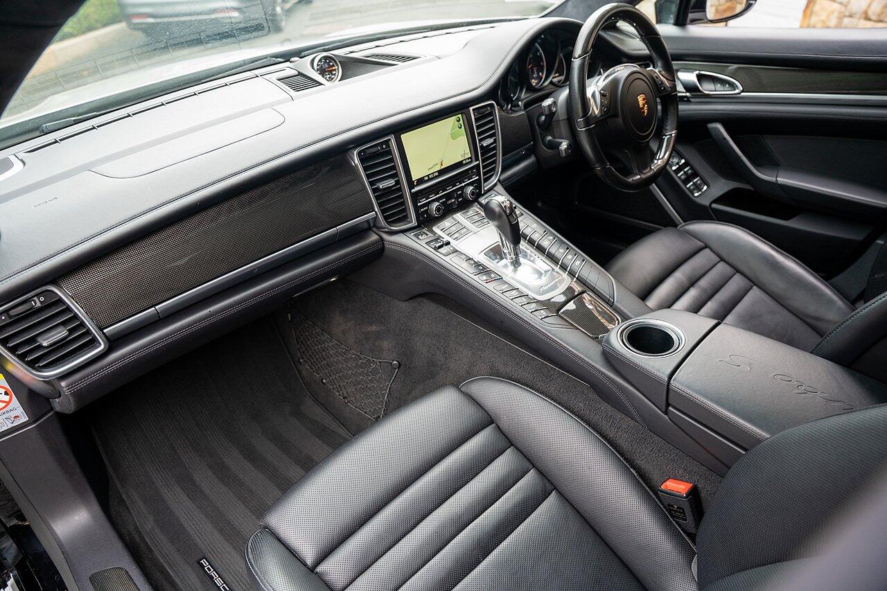 Porsche Panamera view 74
