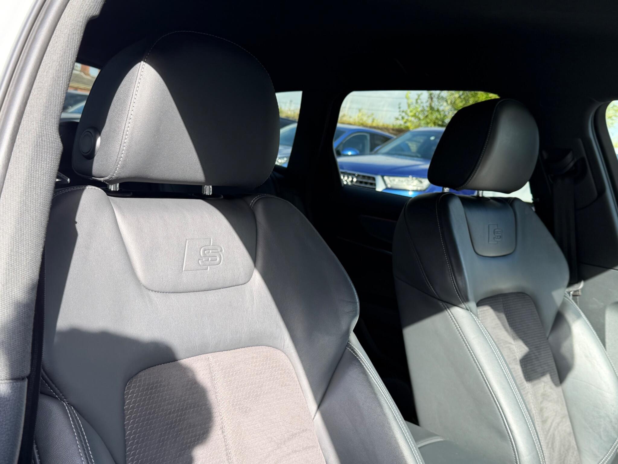 Audi A6 view 17