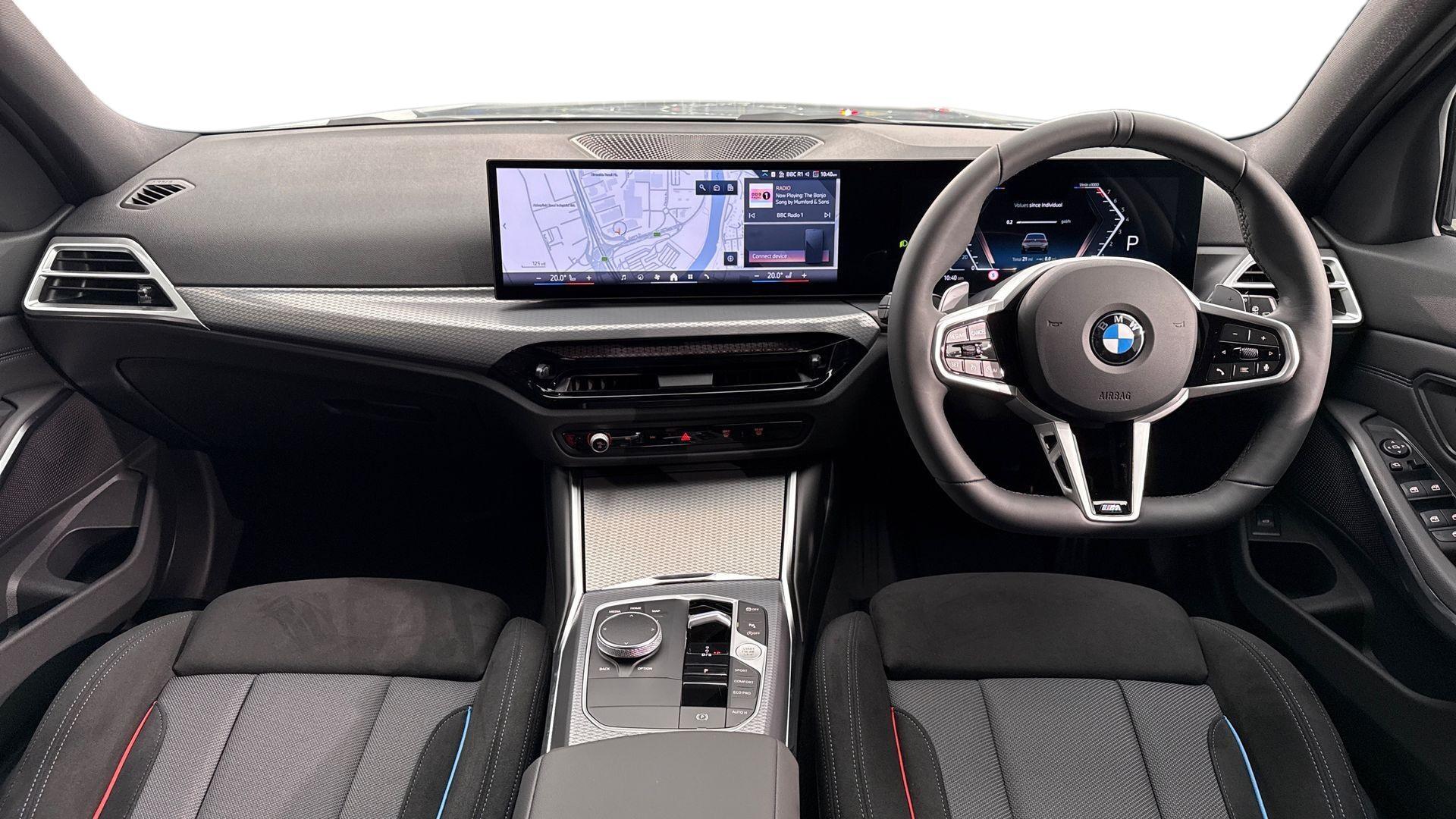 BMW 3 Series view 4