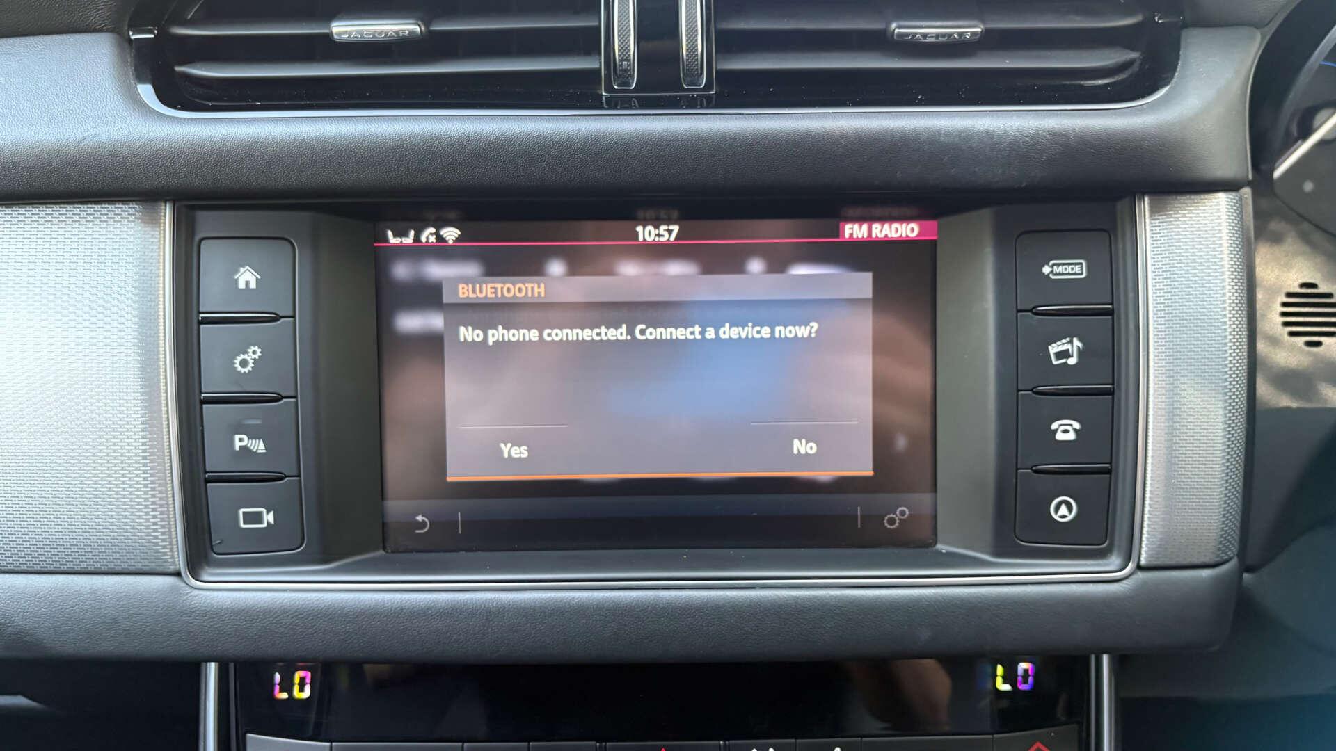 Jaguar XF view 25