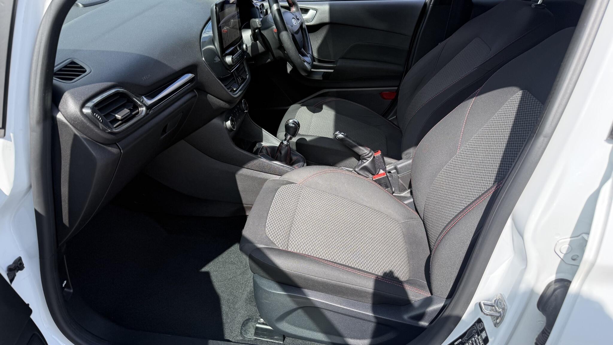 Ford Fiesta view 28
