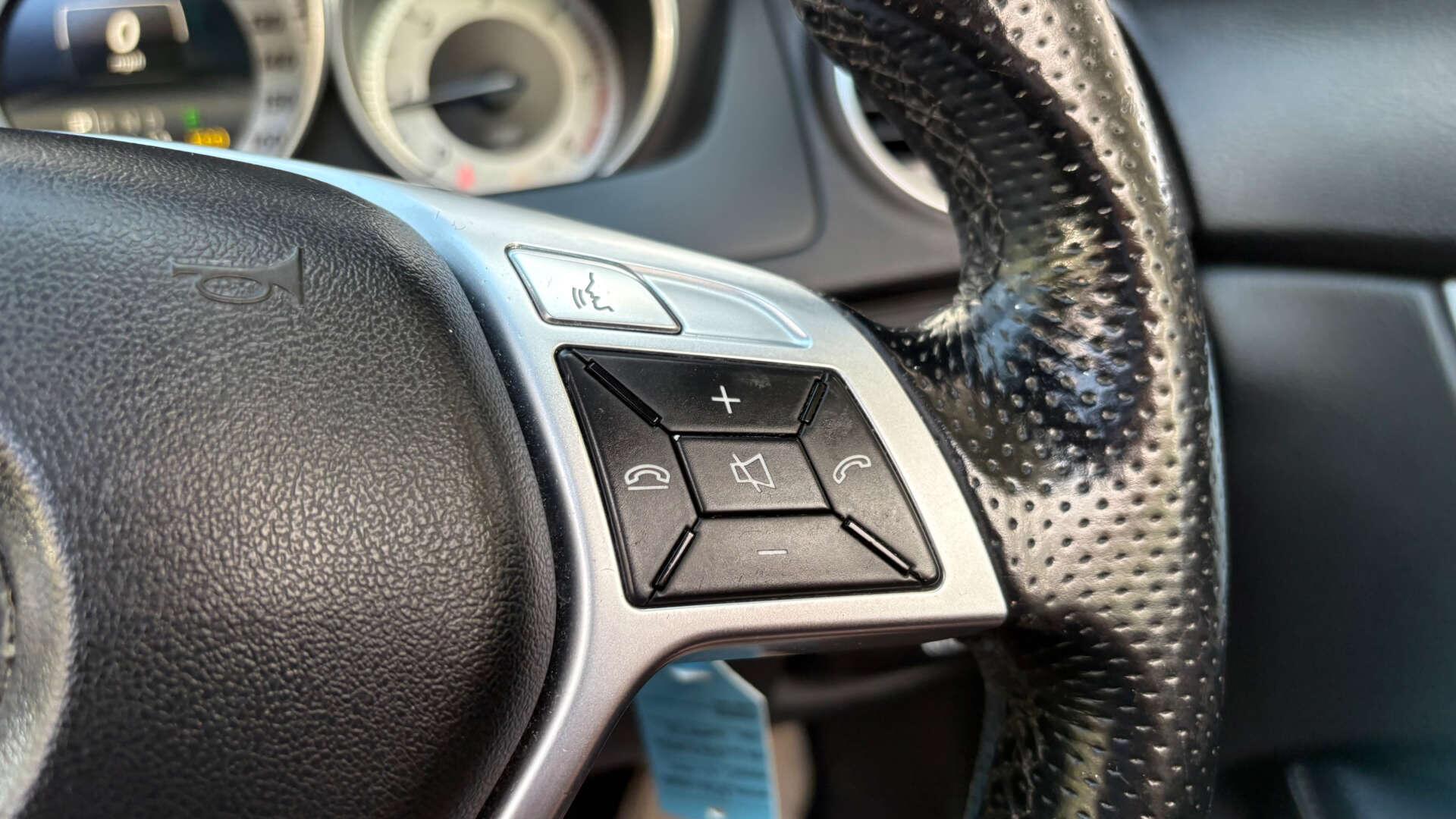 Mercedes-Benz C-Class view 16
