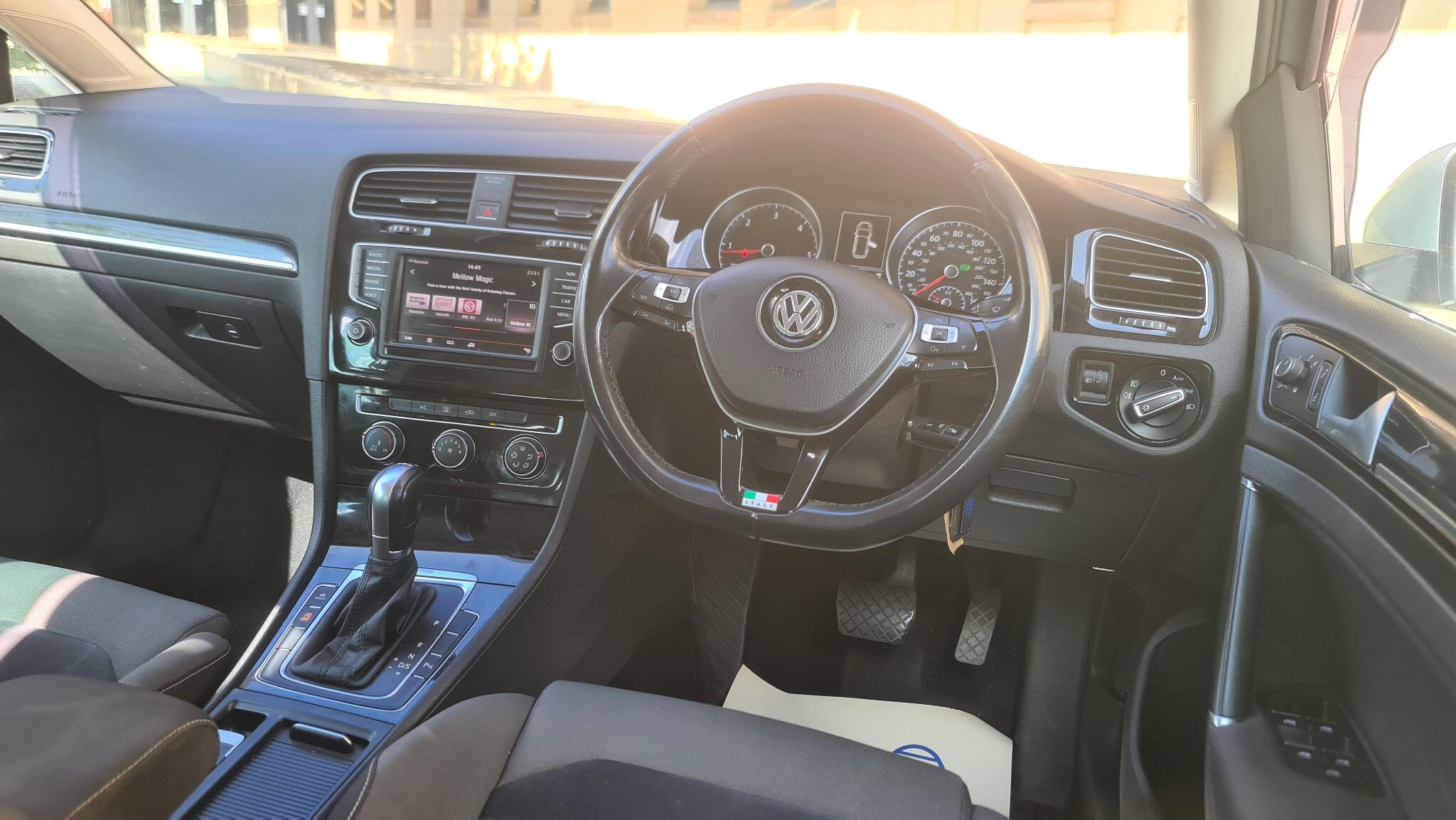 Volkswagen Golf view 13