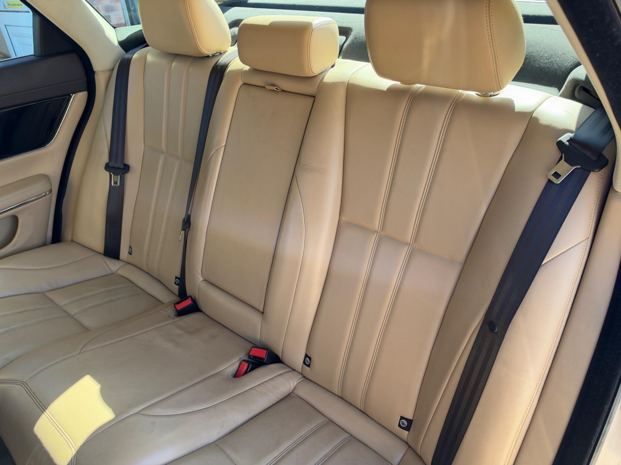 Jaguar XJ view 21