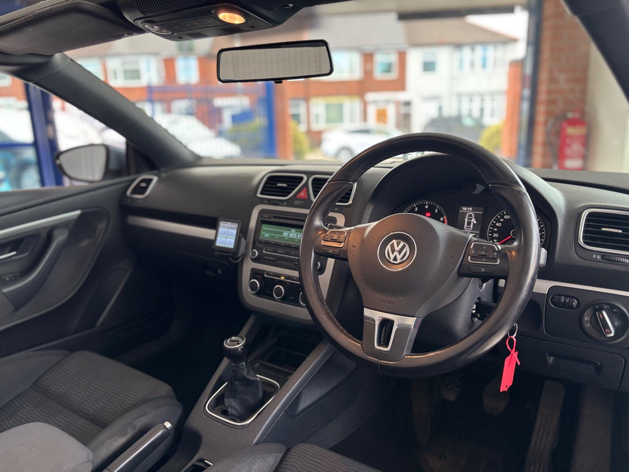 Volkswagen Eos view 14