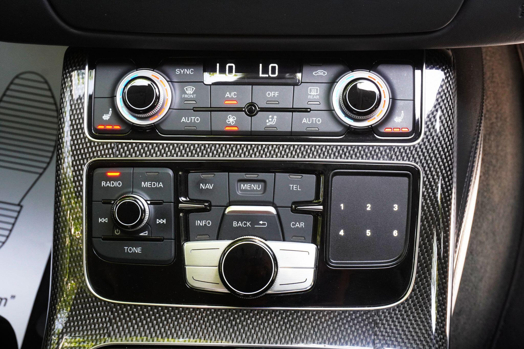 Audi S8 view 36