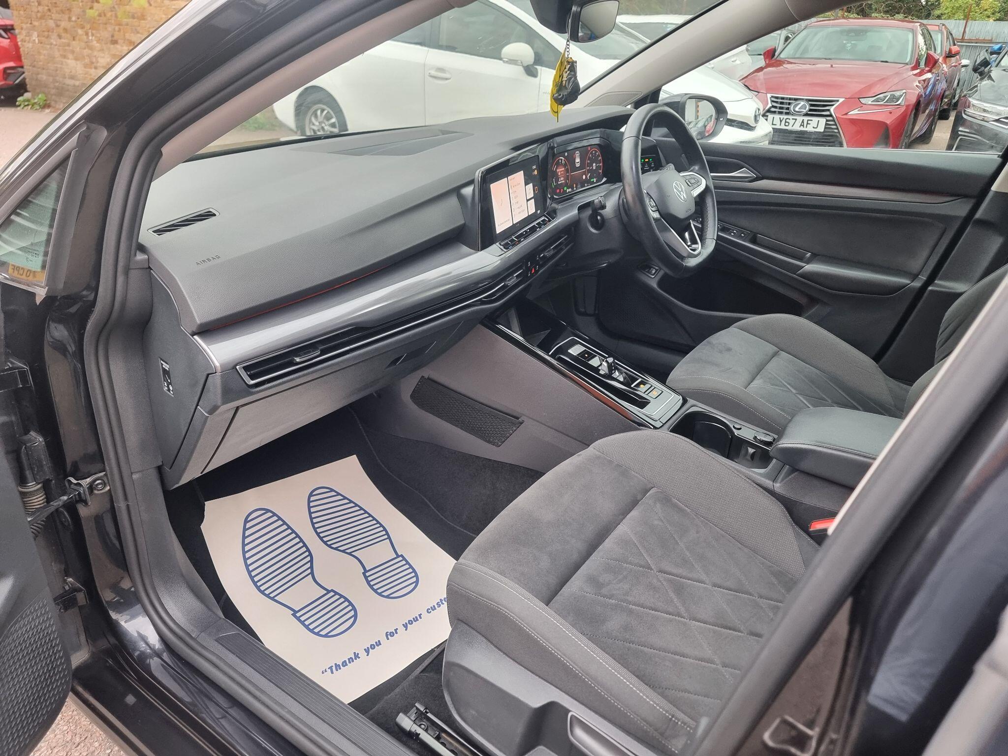 Volkswagen Golf view 20
