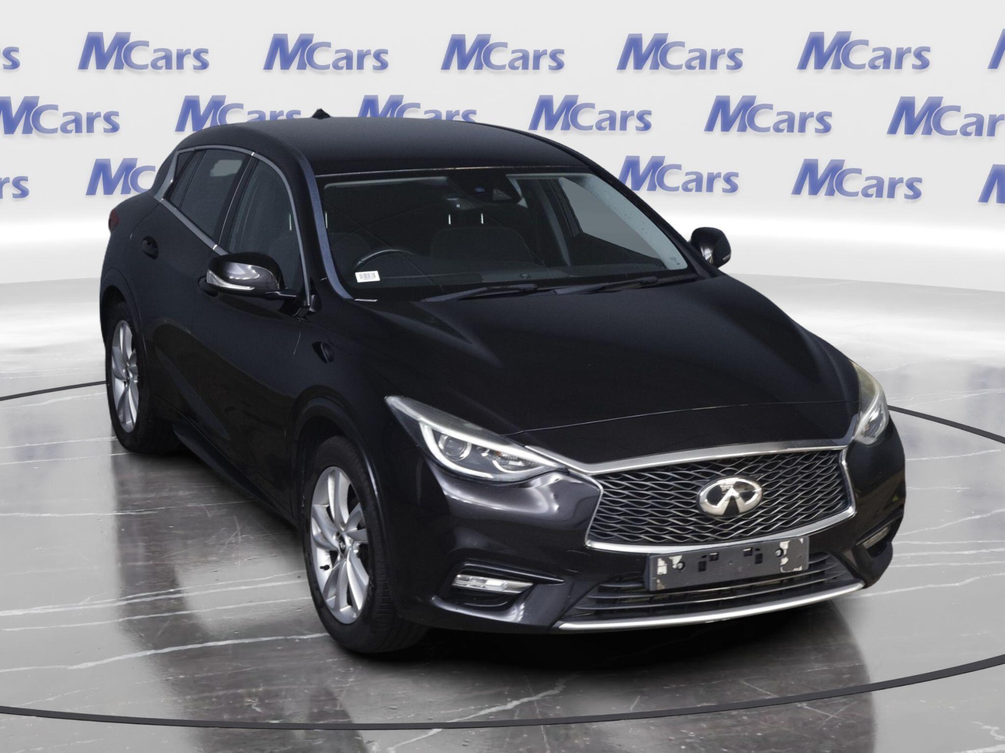 Infiniti Q30