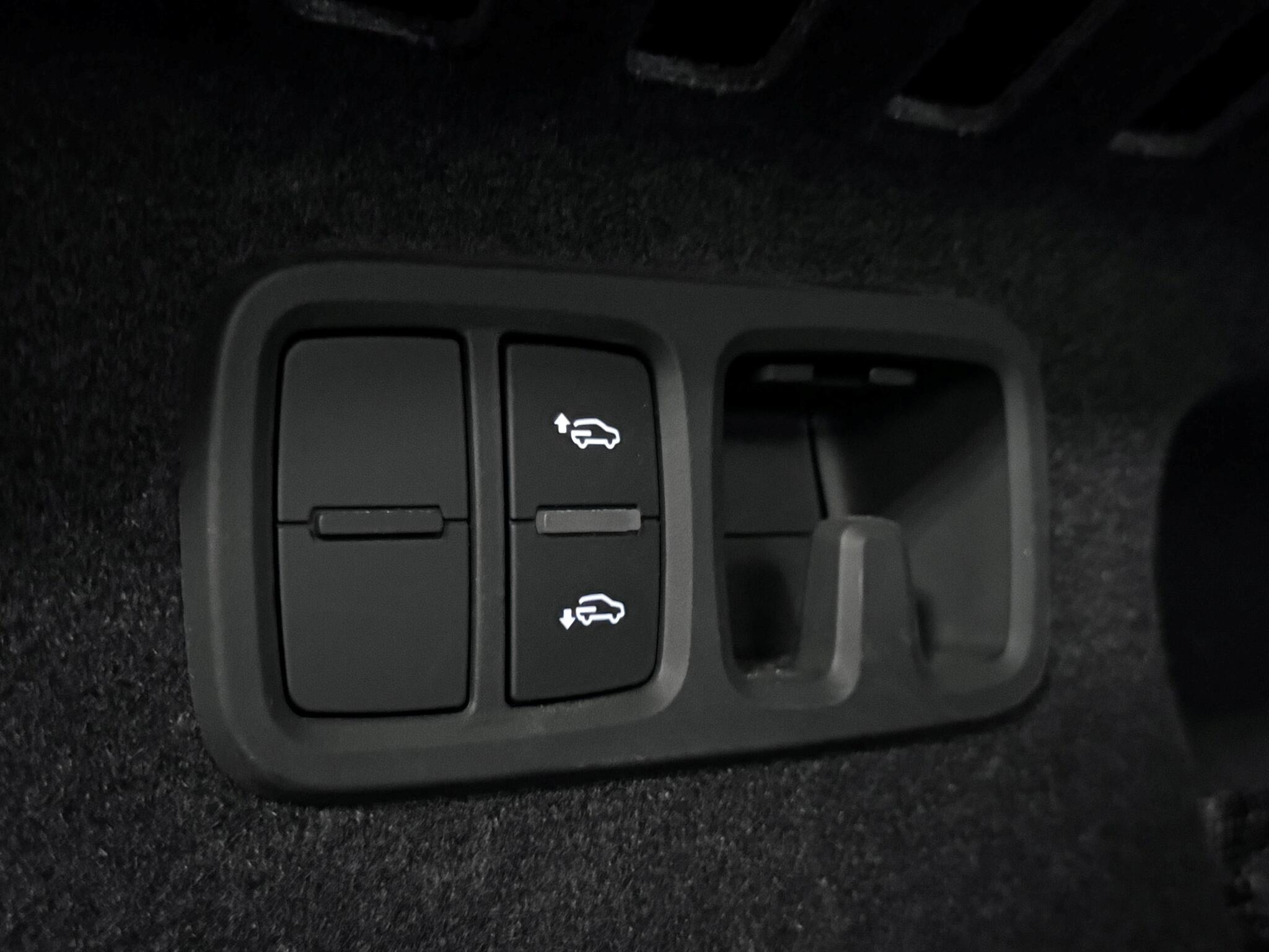 Audi RSQ8 view 11
