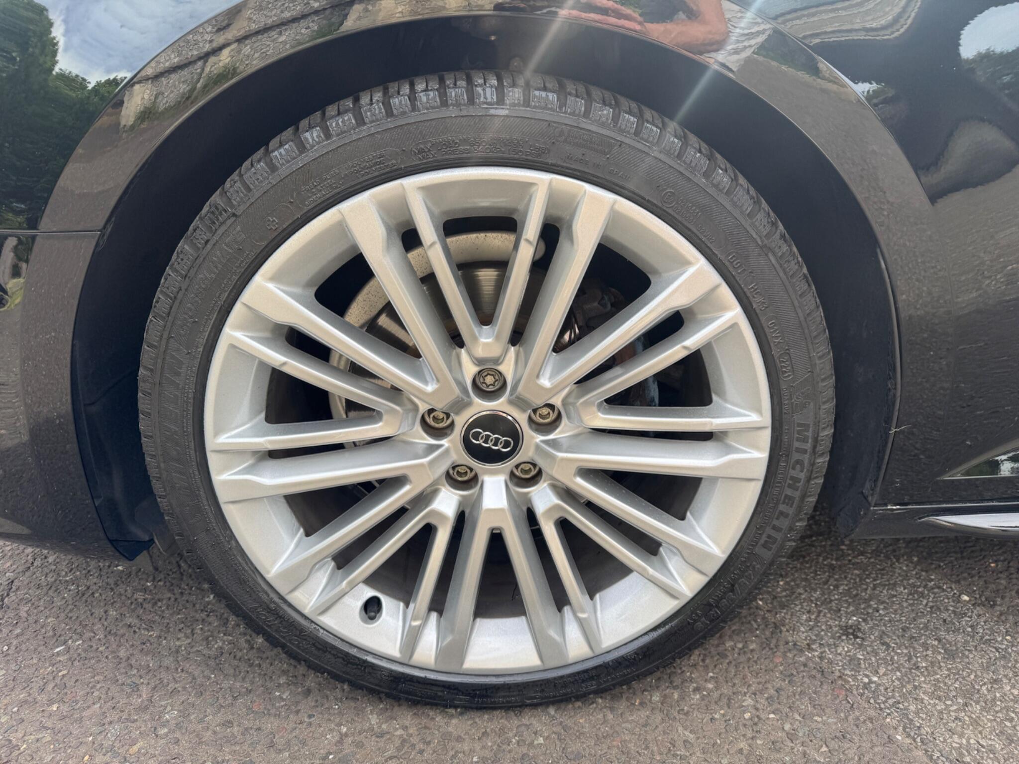 Audi A4 view 43