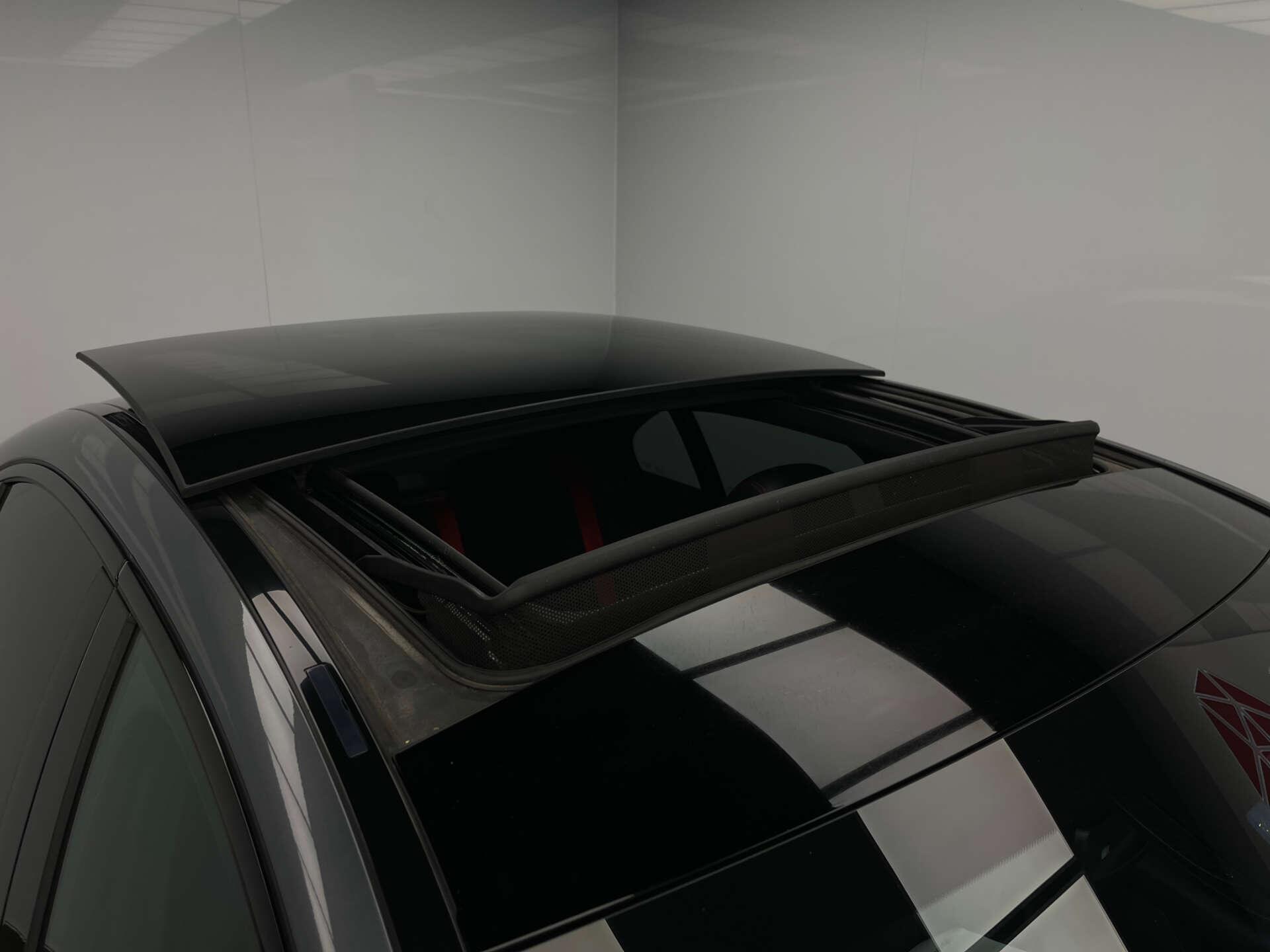 Mercedes-Benz C Class view 11