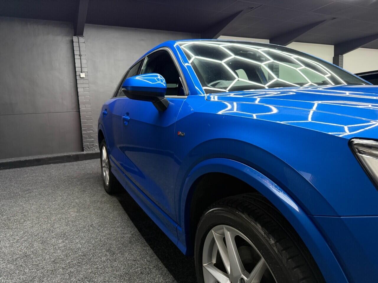 Audi Q2 view 21