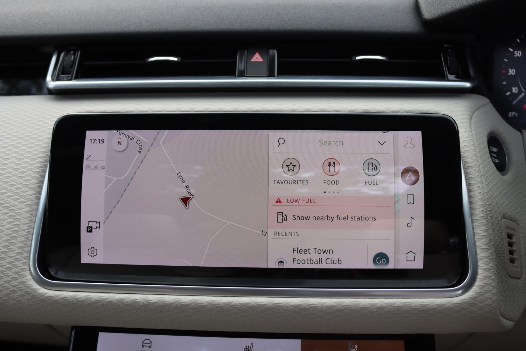 Land Rover Range Rover Velar view 73