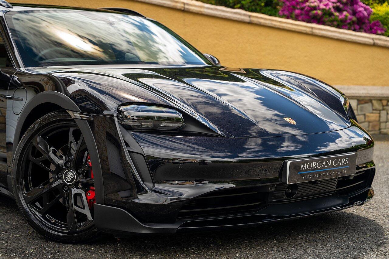 Porsche Taycan view 21