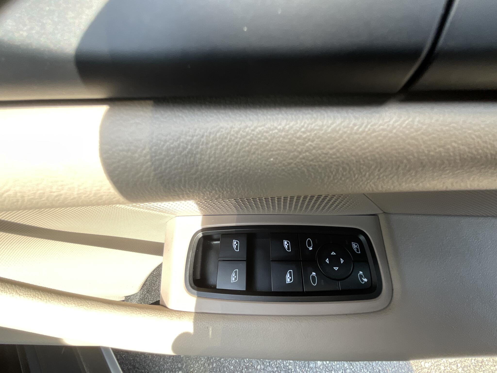 Porsche Taycan view 31