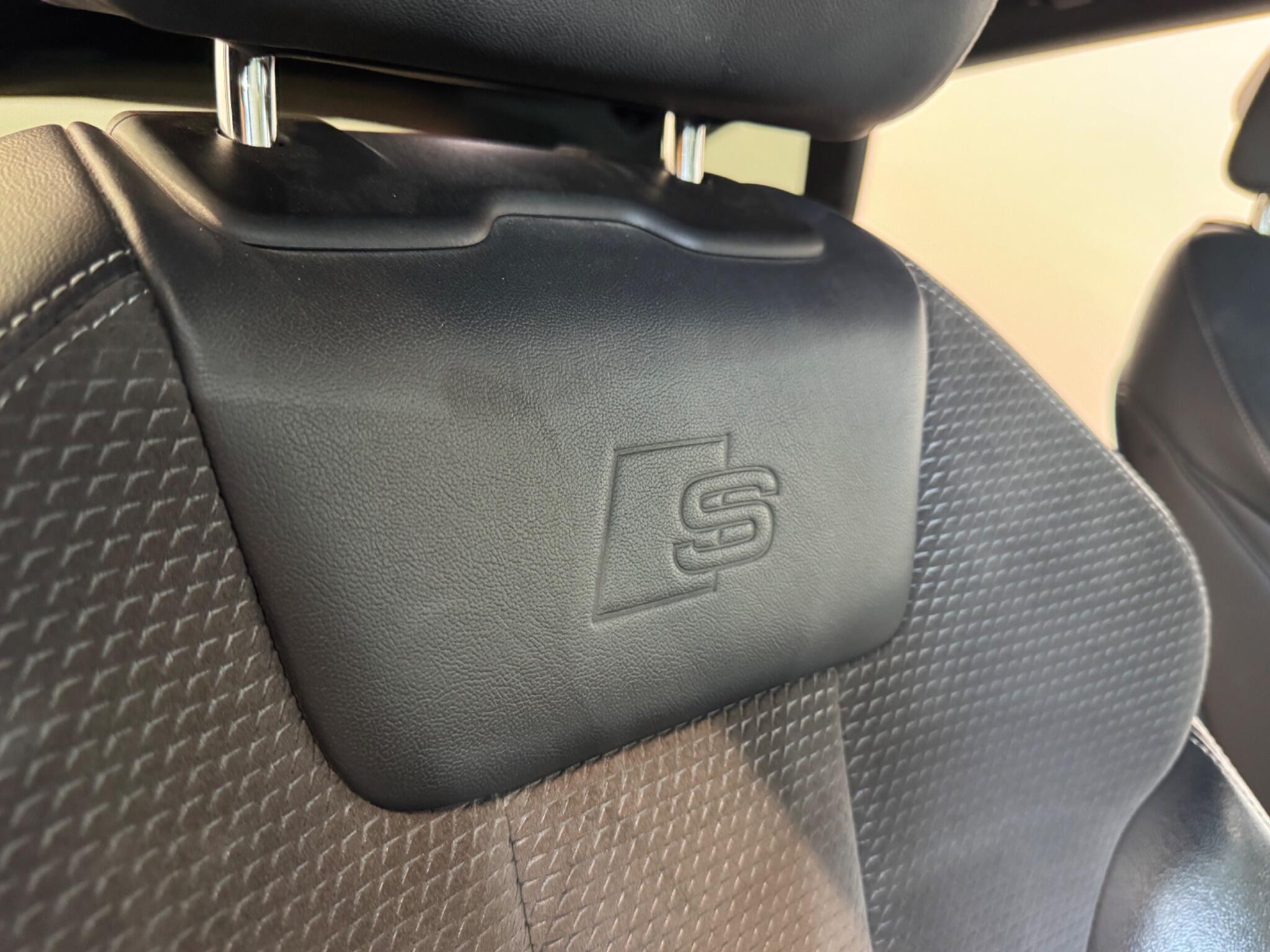 Audi A4 view 28