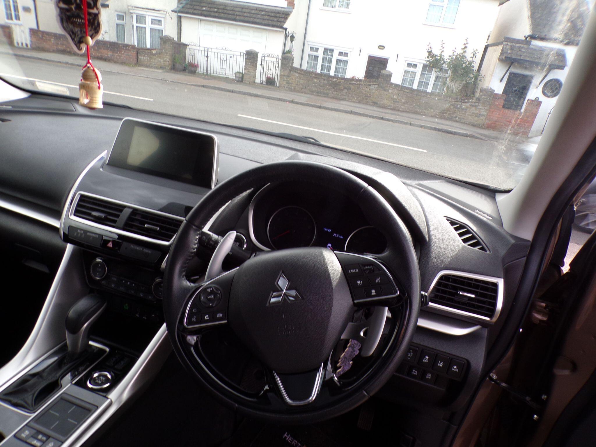 Mitsubishi Eclipse Cross view 21