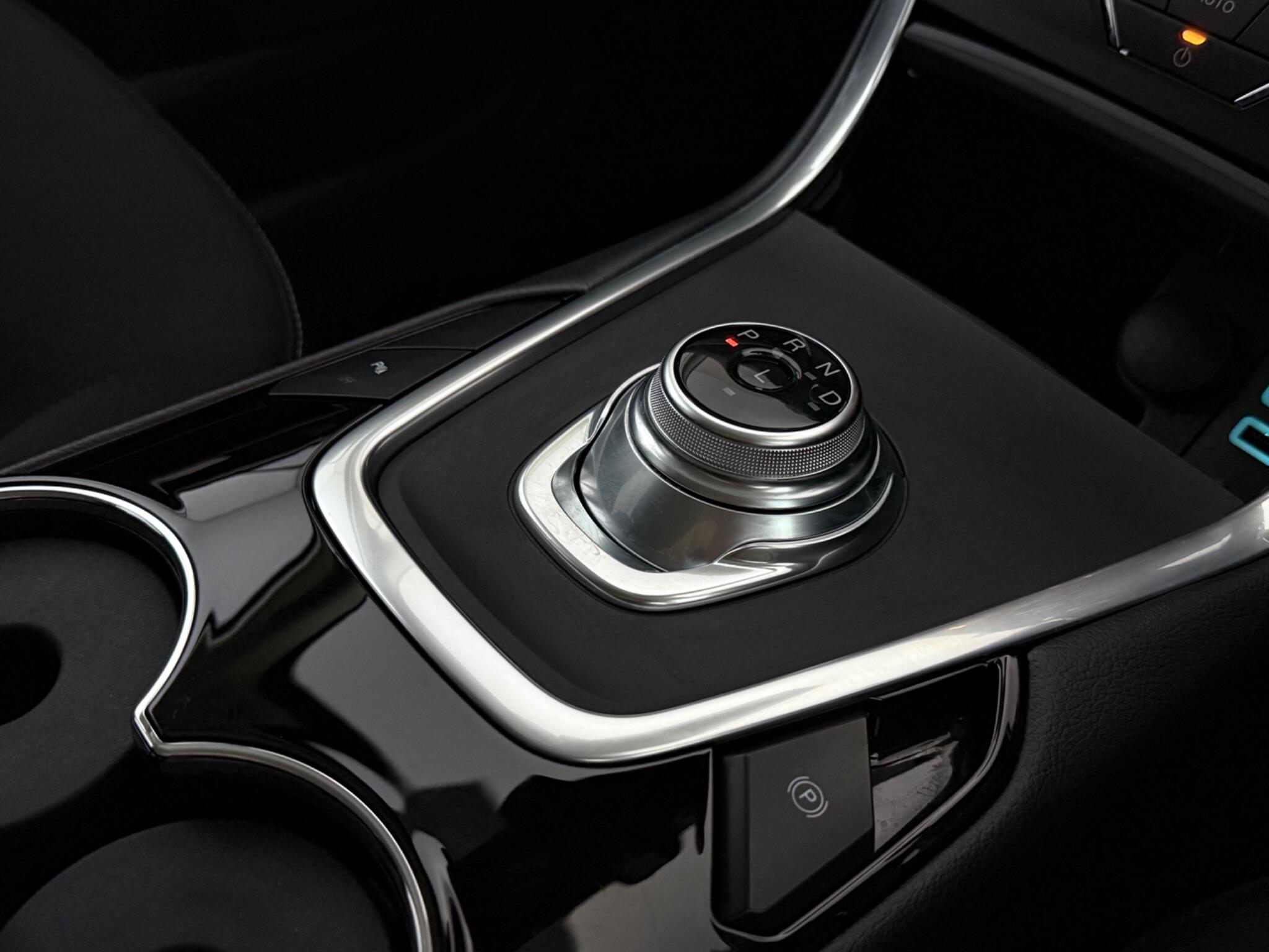 Ford Galaxy view 23