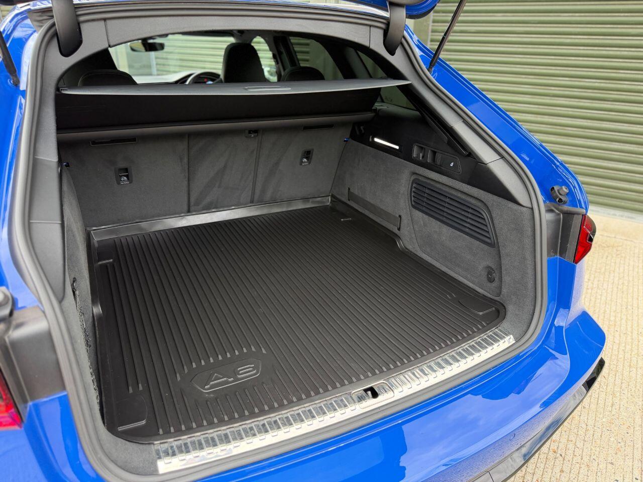 Audi RS6 Avant view 40