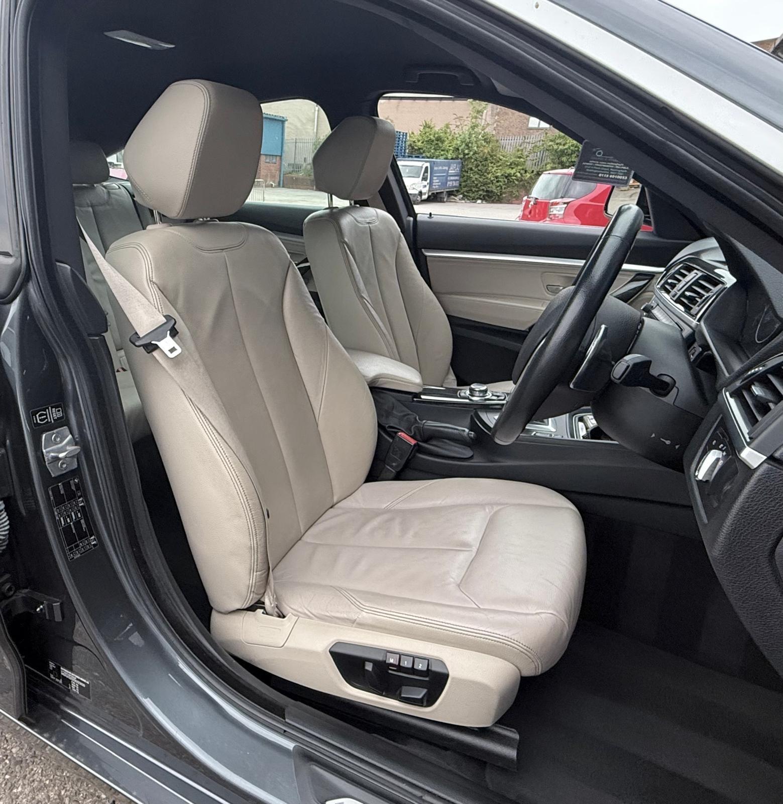 BMW 3 Series view 14