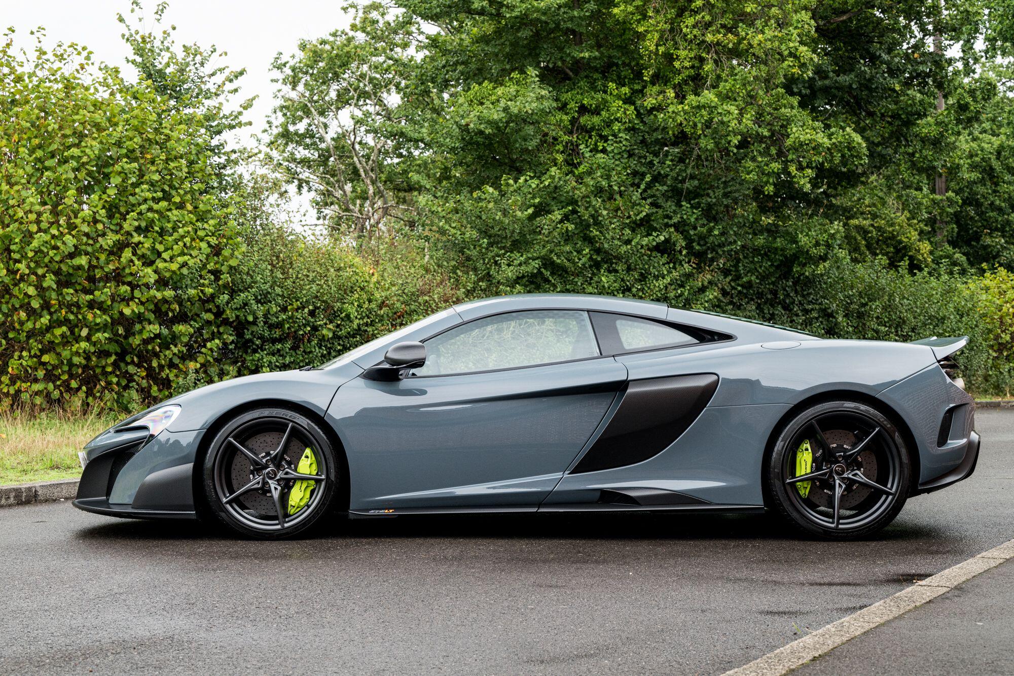 McLaren 675LT view 5
