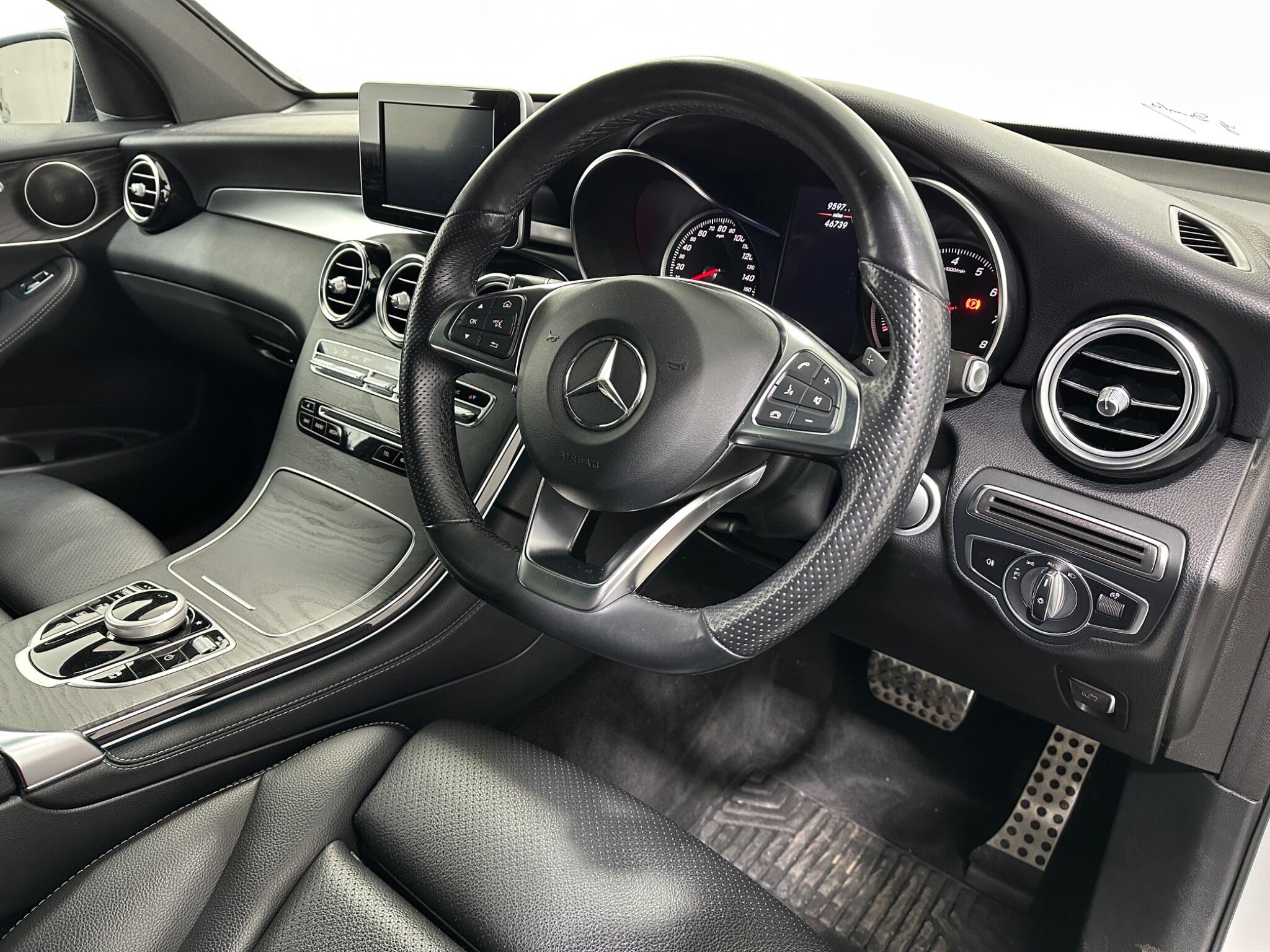 Mercedes-Benz GLC view 11