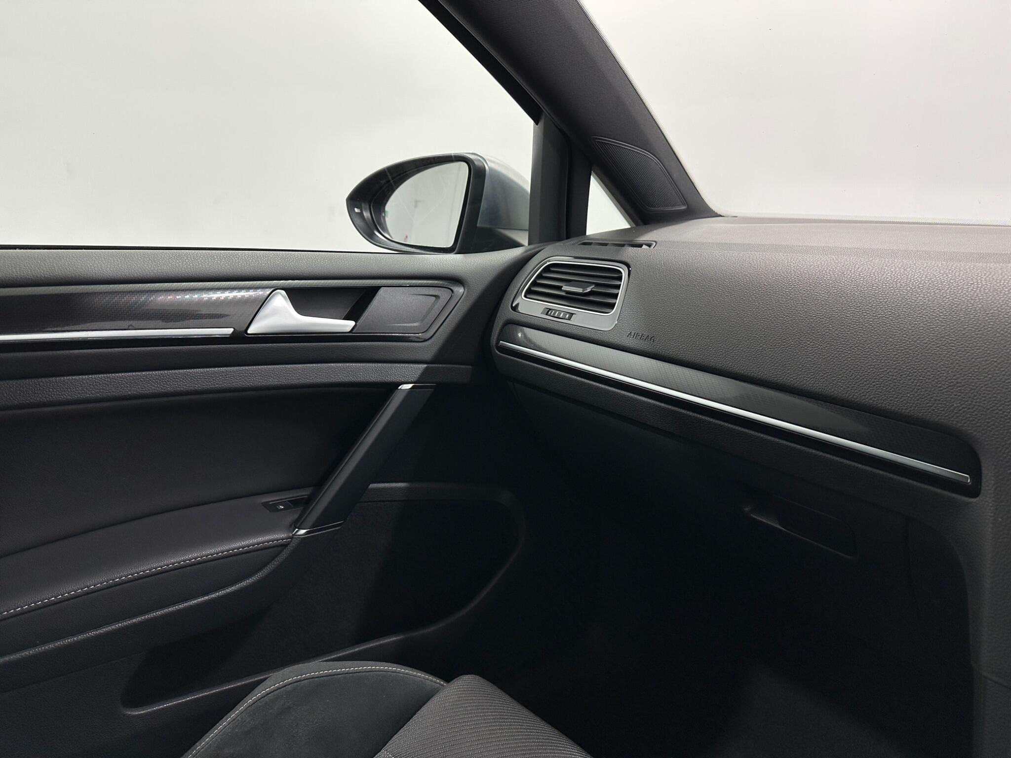 Volkswagen Golf view 28