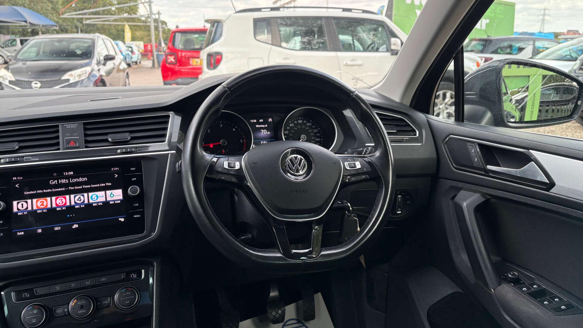 Volkswagen Tiguan view 18