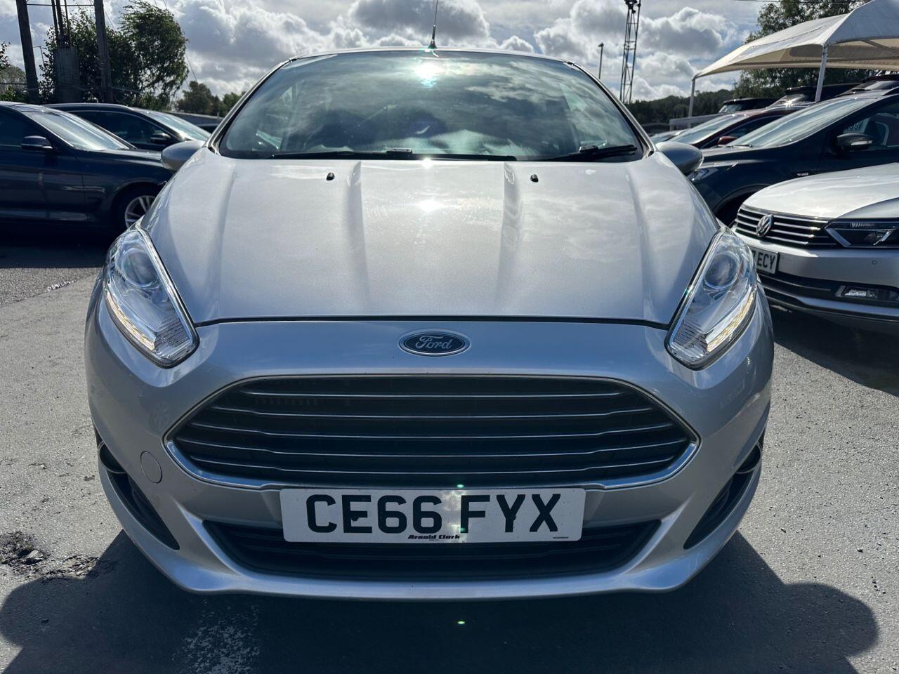 Ford Fiesta view 14