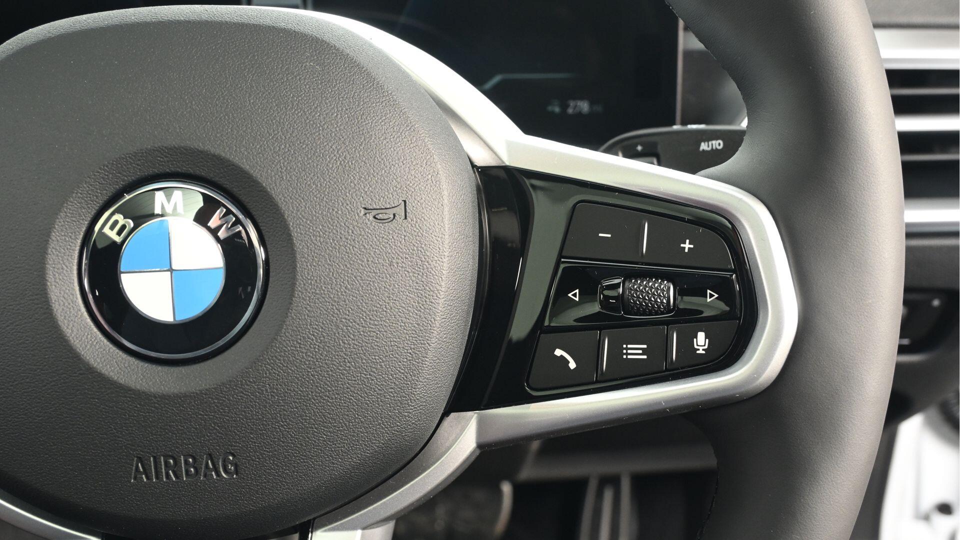 BMW i4 view 18