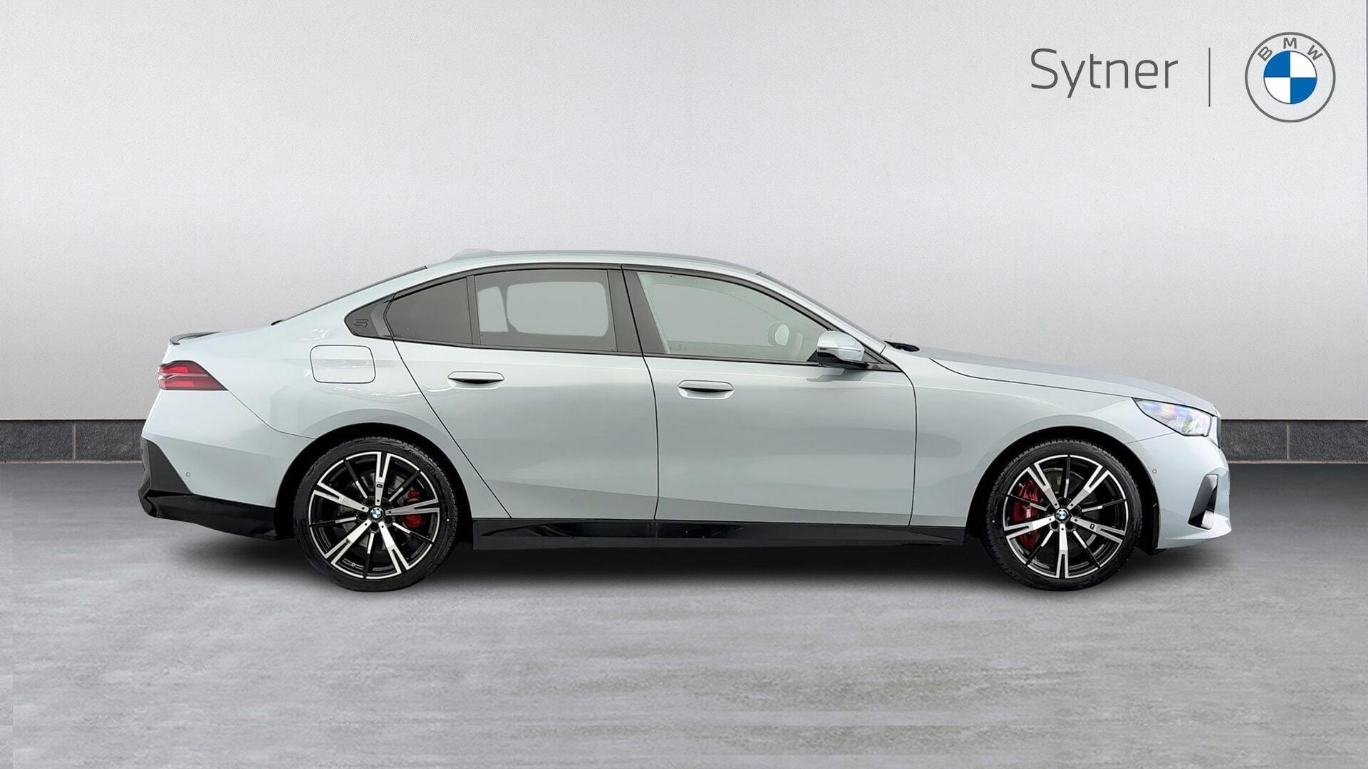 BMW i5 view 3