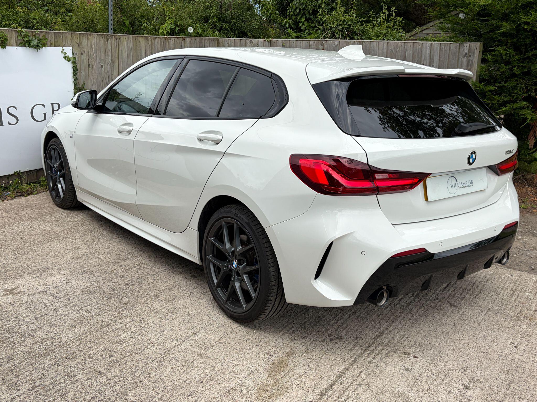 BMW 1 Series view 9