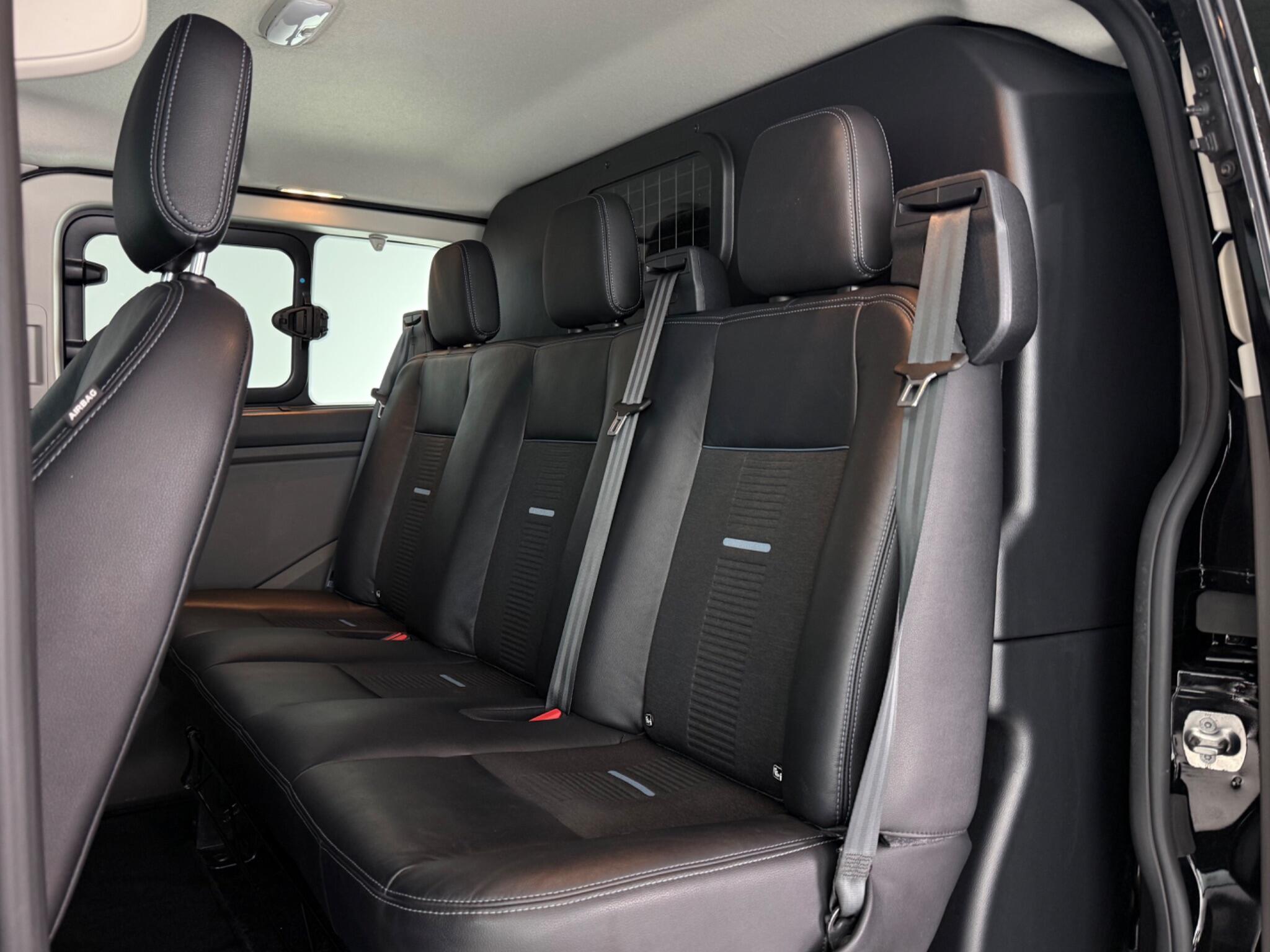 Ford Transit Custom view 31