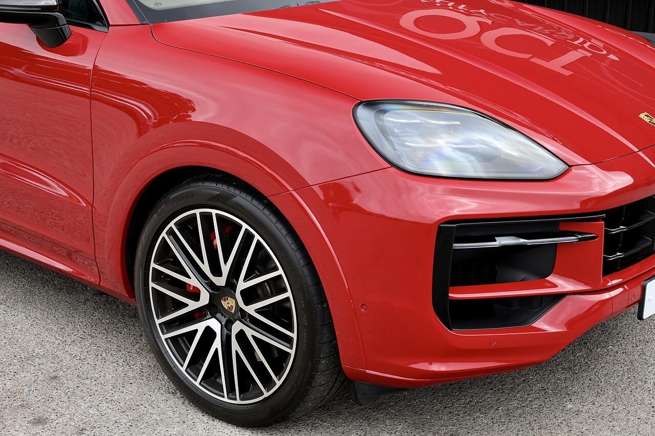 Porsche Cayenne view 32