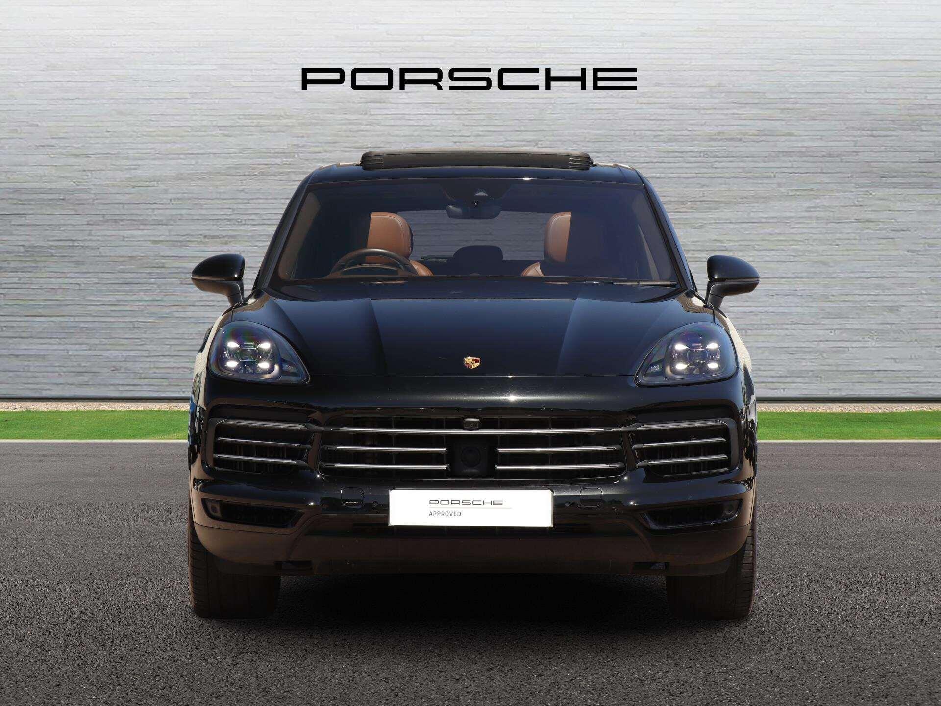 Porsche Cayenne view 8