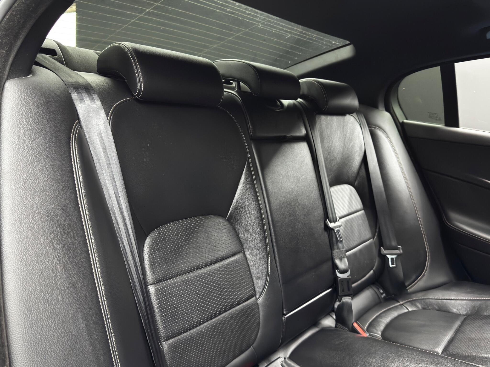 Jaguar XE view 15