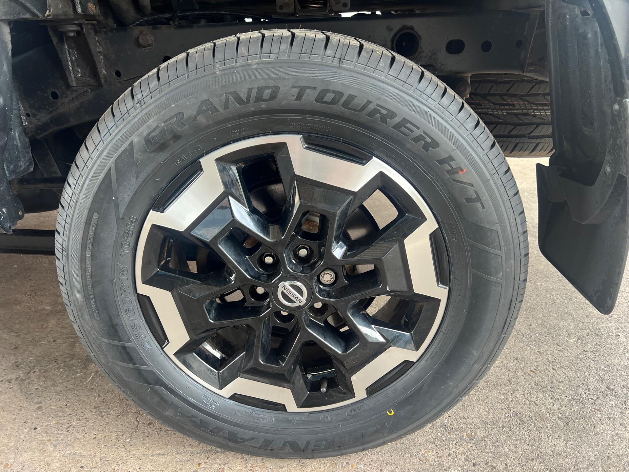 Nissan Navara view 21